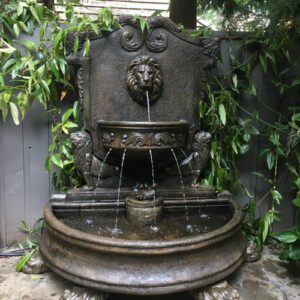 d124 standing leone fountain